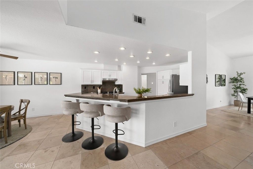 Image 4 of property listing at 1590 Shiloh Place, Templeton, CA 93465