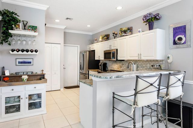 10748 Hidden Bend Way, Wellington, FL 33414