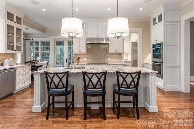 402 Vanderbilt Road, Asheville, NC 28803