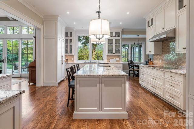 402 Vanderbilt Road, Asheville, NC 28803