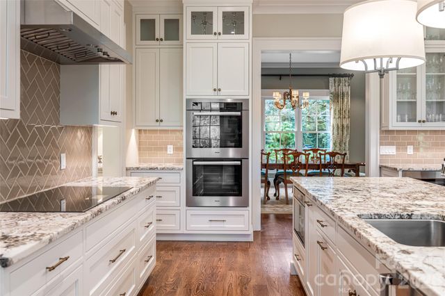 402 Vanderbilt Road, Asheville, NC 28803