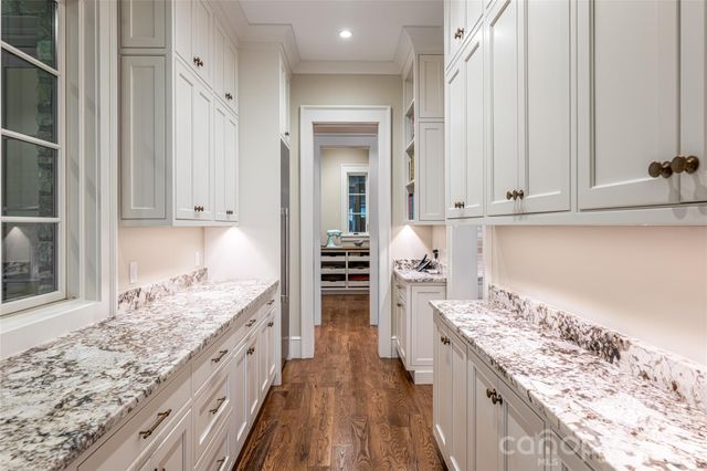 402 Vanderbilt Road, Asheville, NC 28803