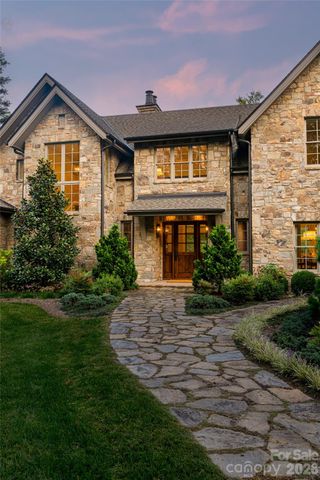 402 Vanderbilt Road, Asheville, NC 28803