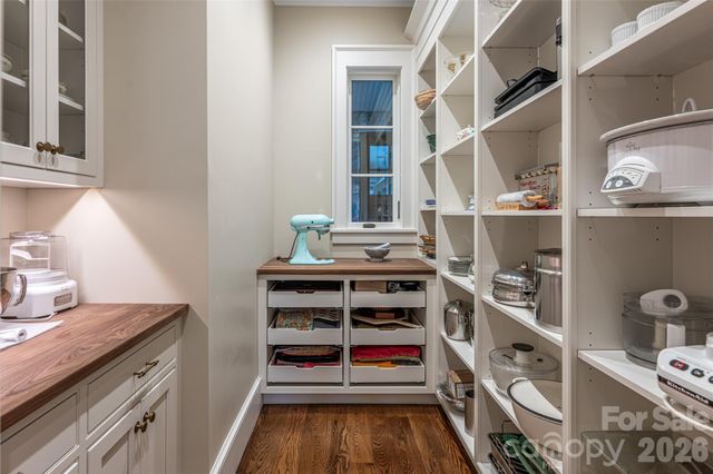 402 Vanderbilt Road, Asheville, NC 28803