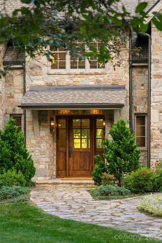 402 Vanderbilt Road, Asheville, NC 28803