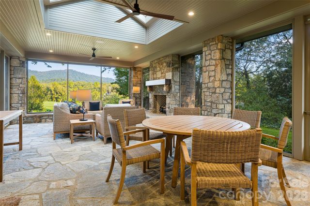 402 Vanderbilt Road, Asheville, NC 28803