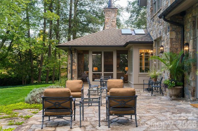 402 Vanderbilt Road, Asheville, NC 28803