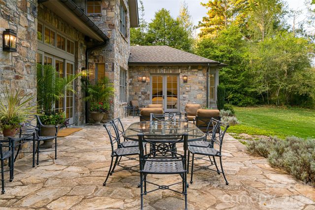 402 Vanderbilt Road, Asheville, NC 28803