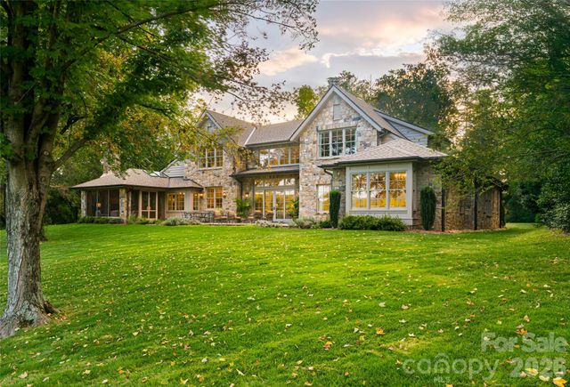 402 Vanderbilt Road, Asheville, NC 28803