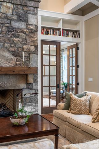 402 Vanderbilt Road, Asheville, NC 28803