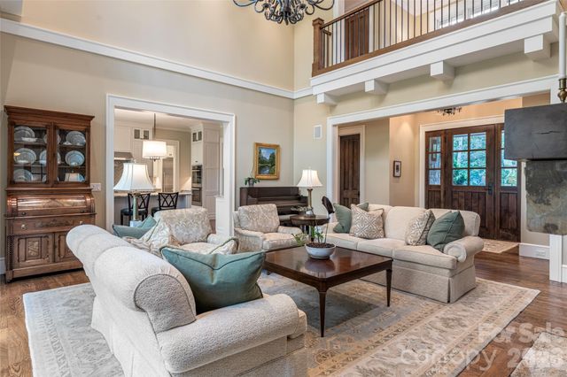 402 Vanderbilt Road, Asheville, NC 28803