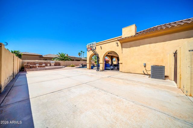 18029 W SAN JUAN Avenue, Litchfield Park, AZ 85340