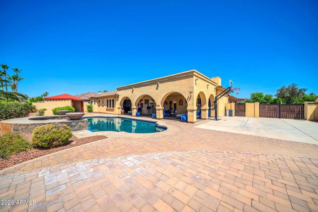 18029 W SAN JUAN Avenue, Litchfield Park, AZ 85340