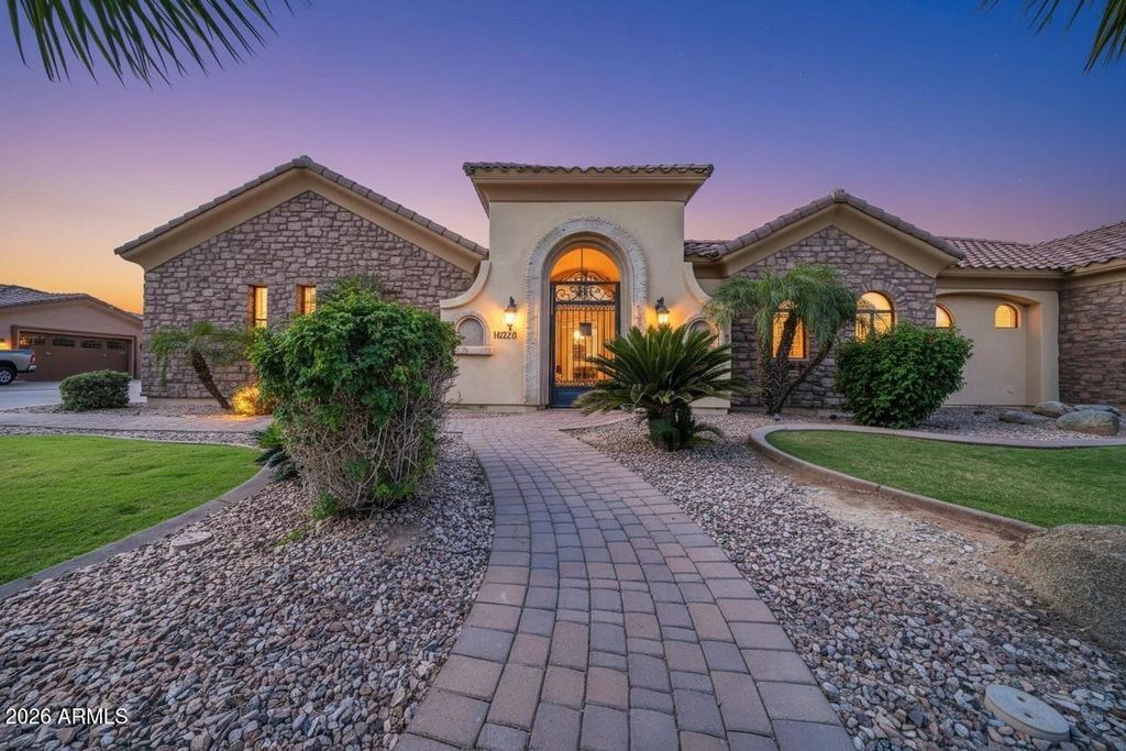 18029 W SAN JUAN Avenue, Litchfield Park, AZ 85340