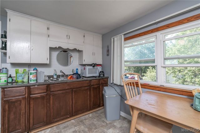 86 Fernwood Avenue, West Seneca, NY 14206