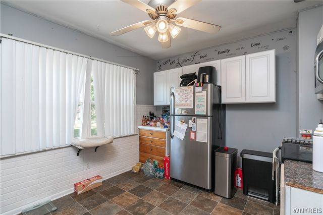 86 Fernwood Avenue, West Seneca, NY 14206