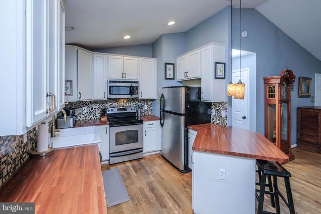 486 HIDDEN VIEW LN, Front Royal, VA 22630