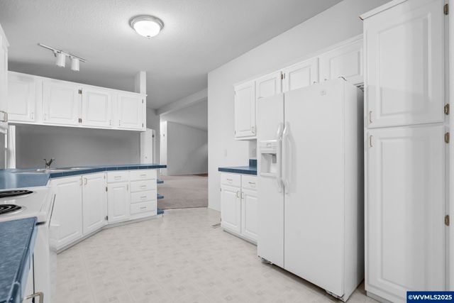 3415 Lake Vanessa Cir NW, Salem, OR 97304