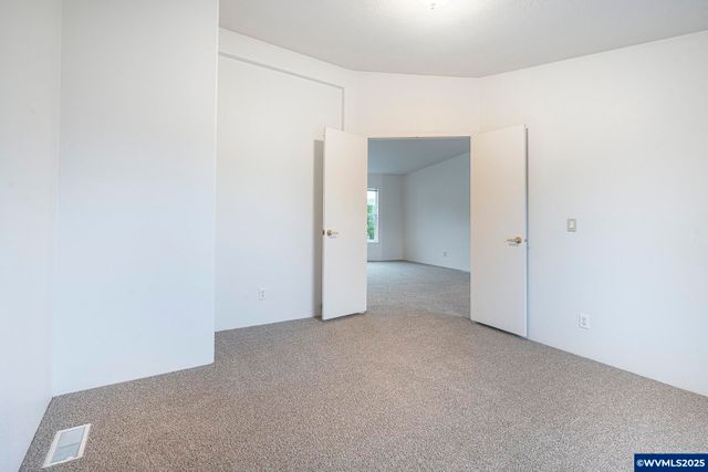 3415 Lake Vanessa Cir NW, Salem, OR 97304