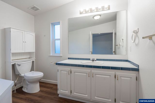 3415 Lake Vanessa Cir NW, Salem, OR 97304