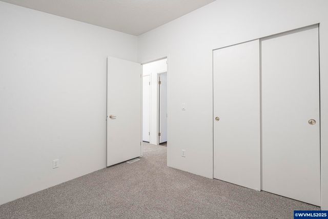 3415 Lake Vanessa Cir NW, Salem, OR 97304