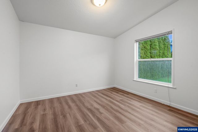 3415 Lake Vanessa Cir NW, Salem, OR 97304