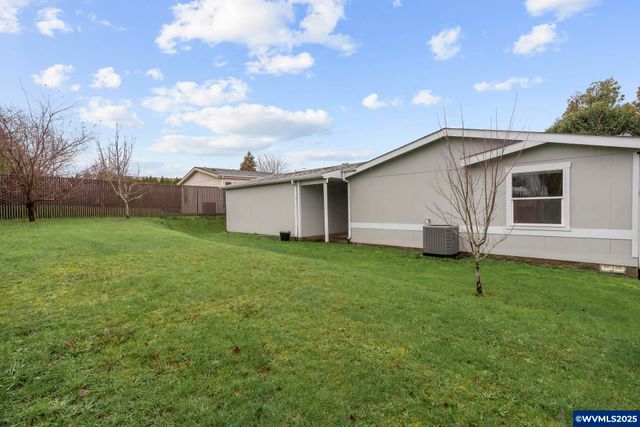 3415 Lake Vanessa Cir NW, Salem, OR 97304