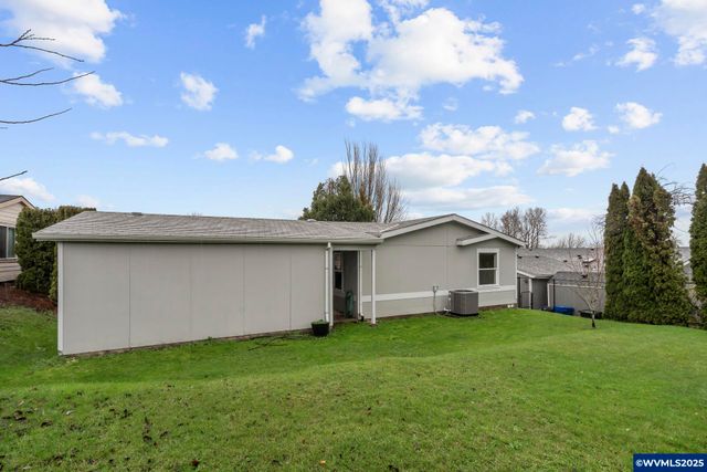 3415 Lake Vanessa Cir NW, Salem, OR 97304