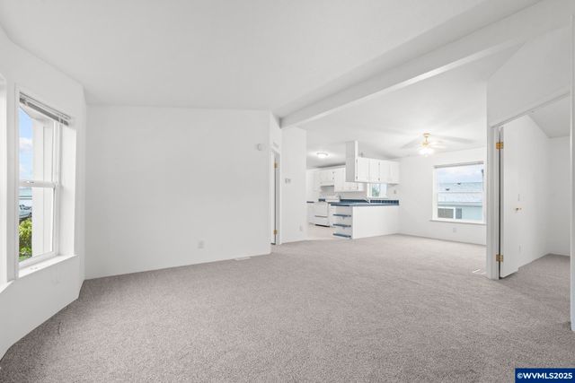 3415 Lake Vanessa Cir NW, Salem, OR 97304