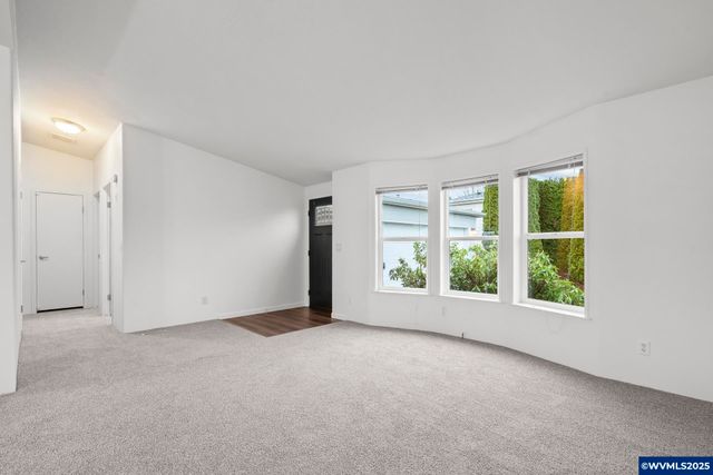 3415 Lake Vanessa Cir NW, Salem, OR 97304