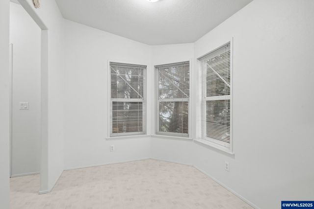 3415 Lake Vanessa Cir NW, Salem, OR 97304