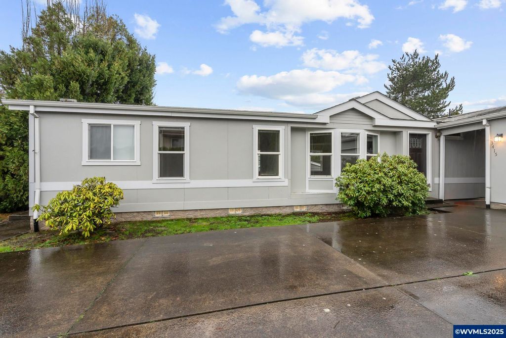3415 Lake Vanessa Cir NW, Salem, OR 97304