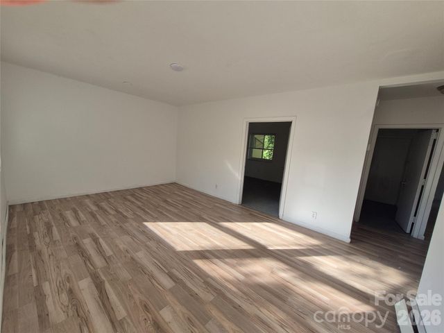 1745 Meadowbrook Terrace, Hendersonville, NC 28792
