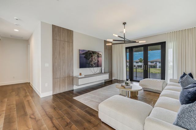 8283 Royal County Down Road, Boca Raton, FL 33434