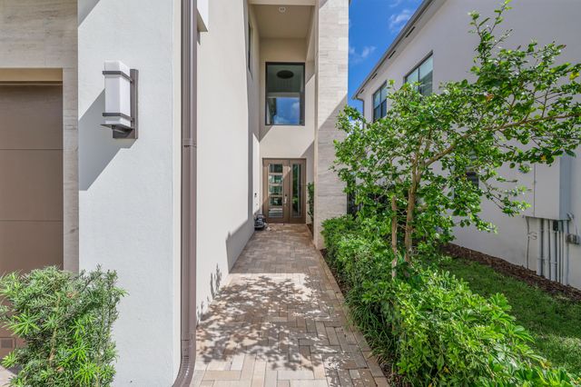 8283 Royal County Down Road, Boca Raton, FL 33434