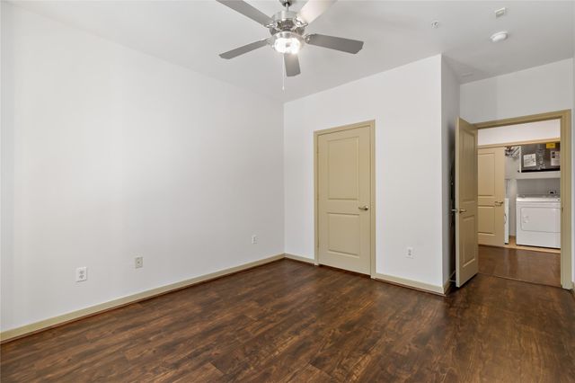 505 Jackson Hill Street 103, Houston, TX 77007