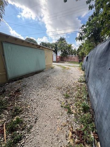 2318 Coolidge Street, Hollywood, FL 33020