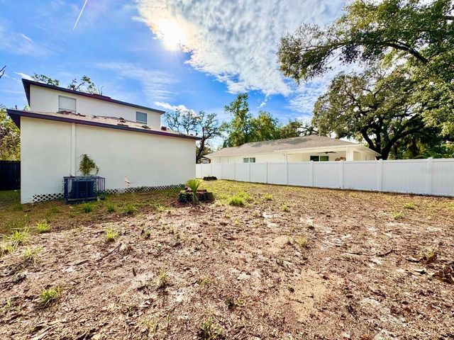 2420 E IDA STREET, Tampa, FL 33610