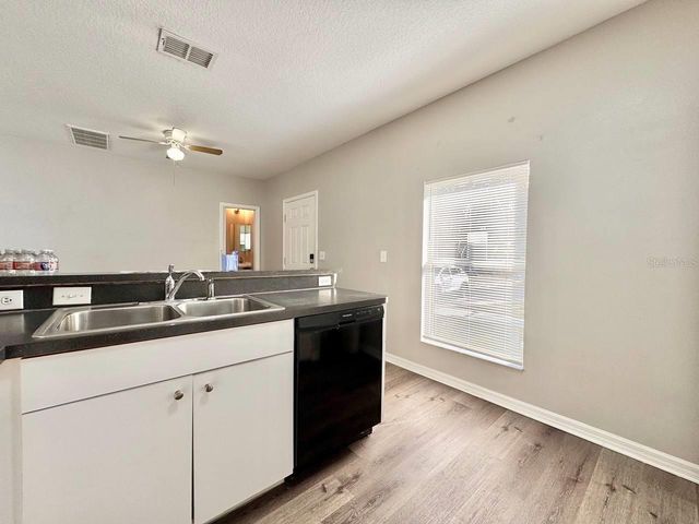 2420 E IDA STREET, Tampa, FL 33610