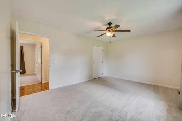 130 Valley Crest Drive, Mount Carmel, TN 37645