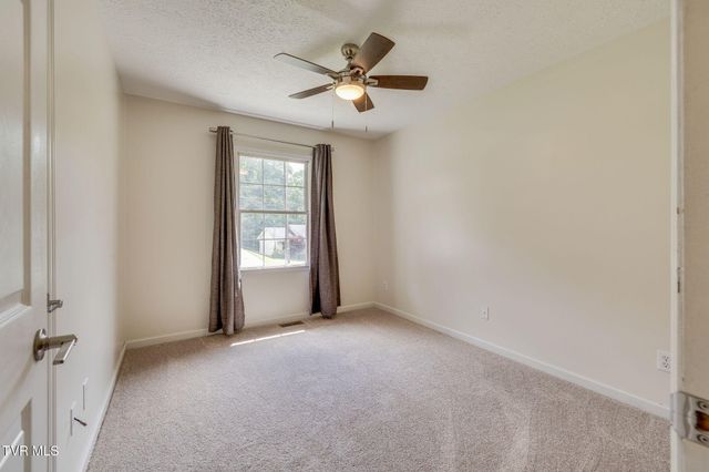 130 Valley Crest Drive, Mount Carmel, TN 37645