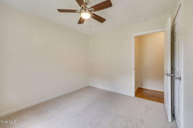 130 Valley Crest Drive, Mount Carmel, TN 37645