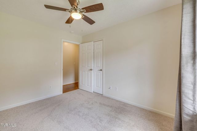 130 Valley Crest Drive, Mount Carmel, TN 37645