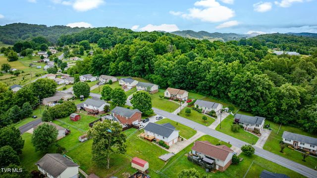 130 Valley Crest Drive, Mount Carmel, TN 37645