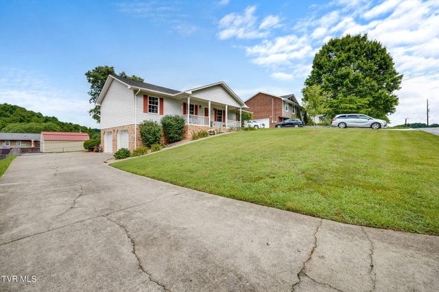 130 Valley Crest Drive, Mount Carmel, TN 37645