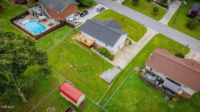 130 Valley Crest Drive, Mount Carmel, TN 37645