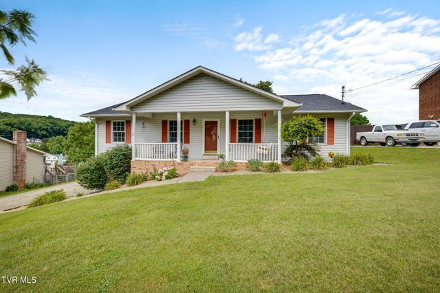 130 Valley Crest Drive, Mount Carmel, TN 37645
