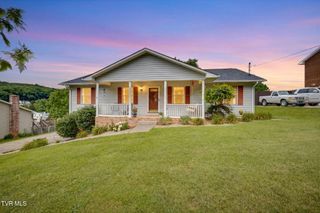130 Valley Crest Drive, Mount Carmel, TN 37645