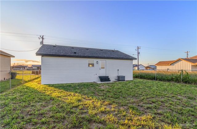 3304 Dichoso Avenue, Donna, TX 78537