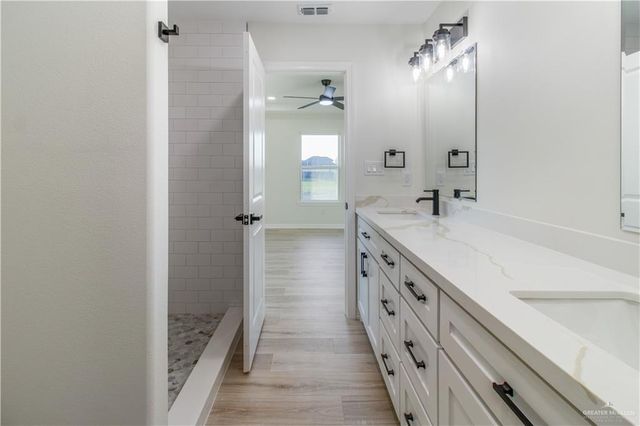 3304 Dichoso Avenue, Donna, TX 78537